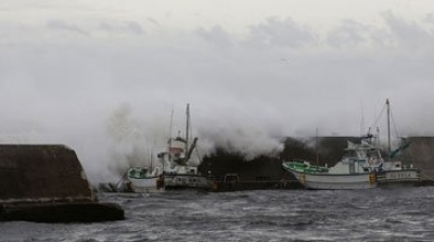 اعصار هايان بالفيليبين يؤدي بحياة اكثر من 10 الاف شخص 