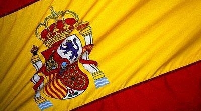 سفير اسبانيا يكرم مواطن تونسي قام بانقاذ سائح اسباني من الغرق في بنزرت