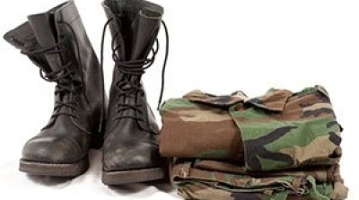 مدنين : حجز 50 بدلة عسكرية لدى مواطن تونسي قادم من ليبيا