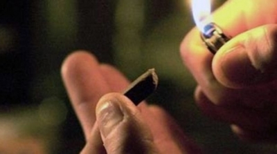 القصرين : القبض على عون امن بحوزته 1 كيلوغرام من ''الزطلة''