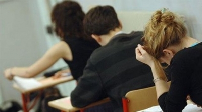 بنرزت : الفصل بين الاناث و الذكور في امتحانات الاسبوع المغلق في معهد سحنون 3 بمنزل بورقيبة