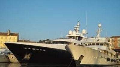  غــــــــرق أحد المراكب المصادرة بميناء  المهدية 