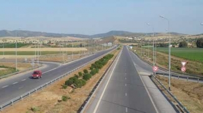 احتجاجا على الترفيع في معلوم الجولان : قطع طريق السيارة الرابط بين تونس و صفاقس