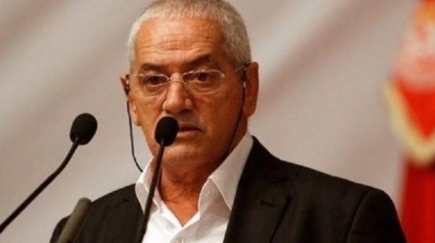 القصرين : عدد من الاشخاص يقتحمون منصة حسين العباسي و يتهجمون عليه