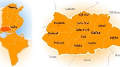 قفصة : 4 اشخاص يرتدون ازياء عسكرية يقطعون الطريق و يسلبون المواطنين 