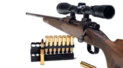  معبر رأس الجدير : حجز بندقتي صيد متطورتين مخفيتين في سيارة 