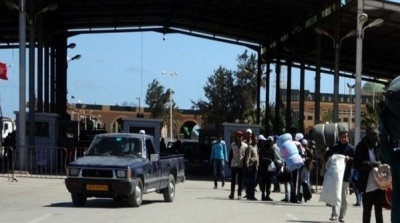 مدنين : محتجون يغلقون الطريق لمنع الليبيين من العبور