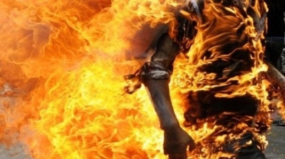 القيروان : كهل يضرم النار في جسده امام مركز حرس المرور