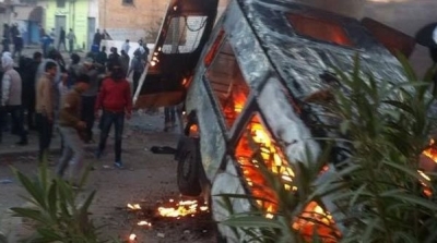  القيروان : احراق سيارتي حرس و الامن يستعمل الرصاص لتفريق المحتجين في العلا