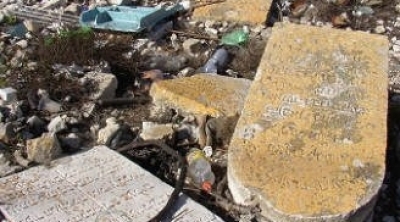 باجة : متشددون دينيا يحطمون 13 قبرا في وادي الزرقاء 