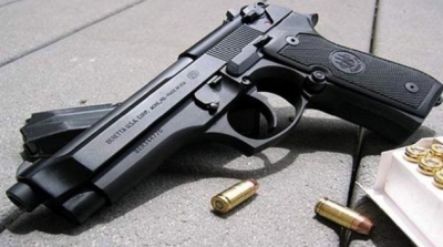 حجز مسدس و 48 خرطوشة و مخزن بندقية كلاشنكوف بمعبر الذهيبة 