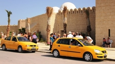 القيروان : سائقي التاكسي الفردي يقتحمون مقر الولاية