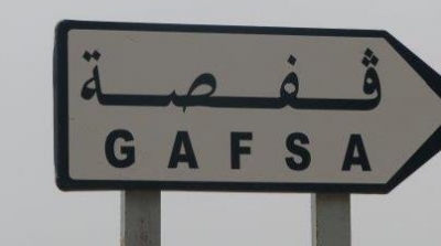 قفصة : حرق مركز شرطة بعد مواجهات بين الامن و المحتجين في الرديف