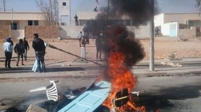 تطاوين : حرق مركز الحرس الوطني في الذهيبة و الامن ينسحب 