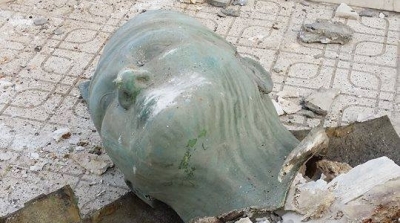 بالصور : قابس: تحطيم النصب التذكاري للطاهر الحداد من طرف مجهولين 