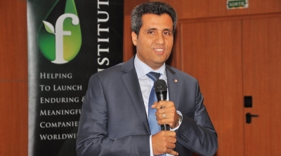 وزير تكنولوجيا المعلومات يدعو الى الحد من الانخفاض المتواصل في سعر المكالمات الهاتفية 