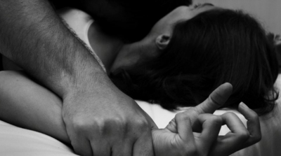 حدائق قرطاج : يحول وجهة نادلة بمقهى و يغتصبها و يسلب اموالها 