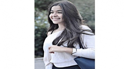 ابنة صابر الرباعي تخطف الانظار بجمالها 