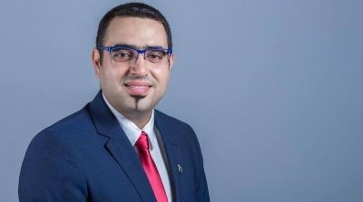 النائب اسامة الصغير يتعرض للسرقة في مطار تونس قرطاج 