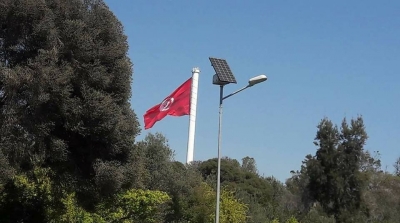وزير التجهيز : تم صنع العلم في تركيا لانه لم يتوفر نوعية القماش المطلوبة لدى شركات النسيج التونسية 