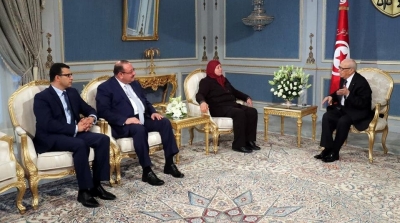 السبسي يستقبل الوفد البرلماني العائد من سوريا 