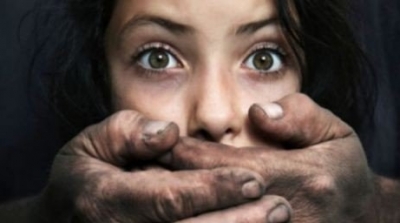 اريانة : يحول وجهة طفلة الـ14 سنة و يغتصبها