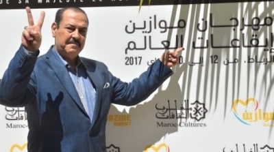 لطفي بوشناق يردّ بطريقة رائعة على صحفية مغربية سألته على ارتفاع التونسيين في داعش (فيديو) 
