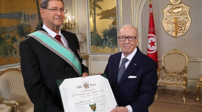 رئيس الجمهورية يمنح الحبيب الصيد الصنف الاكبر من وسام الجمهورية 