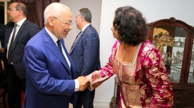 الغنوشي يلفت الانظار بربطة عنقه 