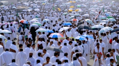ضبط حجاج متنكرين بملابس نسائية