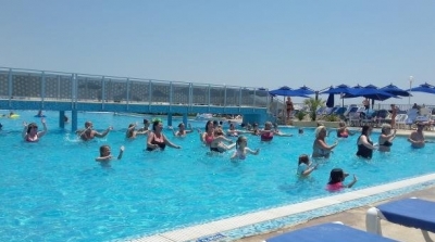 بعد رفع هولندا حظر السفر على تونس :وصول دفعة اولى ب191 سائحا هولنديا 