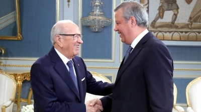 السبسي يدعو حمدي المدب الى التراجع عن الاستقالة 