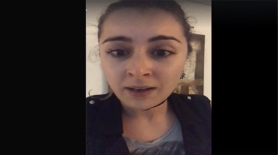 عائشة بن احمد تبكي بسبب قتل الكلاب السائبة  