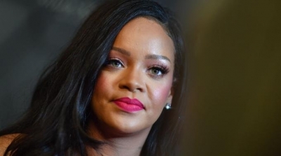 Rihanna poursuit en justice son père Ronald Fenty