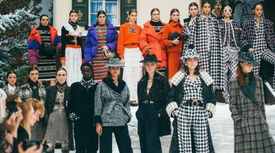 Le touchant hommage de Chanel à Karl Lagarfeld (Photos)