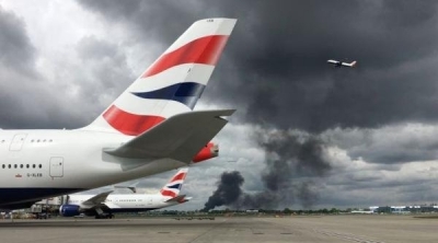 Une explosion se serait produite lors d'un incendie important non loin de Londres-Heathrow