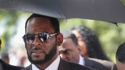 R. Kelly arrêté sur des accusations de pornographie infantile