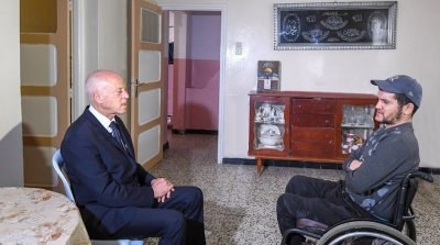 Tunisie : Kais Saied rend visite à un jeune blessé de la Révolution