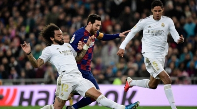 ريال مدريد يحسم الكلاسيكو ويستعيد صدارة الليغا