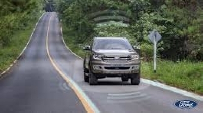 Restez connectés ! La connectivité automobile améliore votre sécurité et vous apporte plus de confort lors de vos trajets 