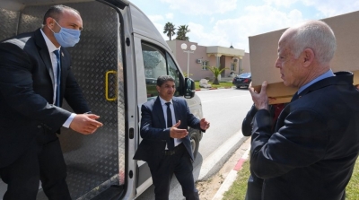 Kaïs Saïed conduit une opération de collecte et de distribution d’aides