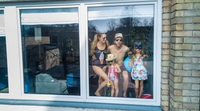 Expo en ligne ' Rooms with a view, a confined portrait '