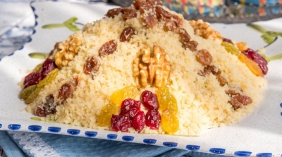 دبارة اليوم : طاجين مرقاز مع سلاطة روز بالتن و المايونيز و مسفوف بالتمر و الفاكية