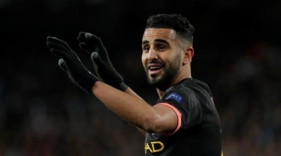 سطو مسلح على منزل رياض محرز
