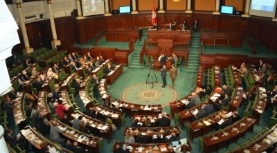 تغيب 54 نائبا عن جلسة منح الثقة للحكومة