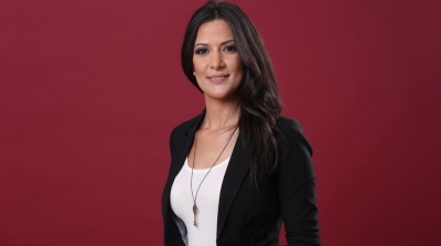 خولة بن عائشة : جلسات البرلمان التهريجية الشعبوية تسبب في كره التونسيين للحياة السياسية