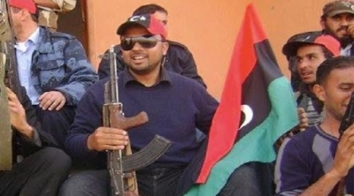 سيف الدين مخلوف يكشف حقيقة حمله لسلاح الكلاشينكوف 