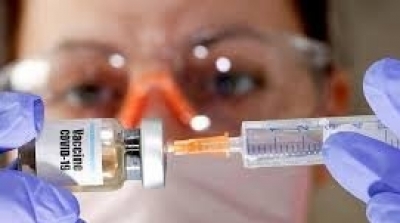 Covid-19 : L’OMS appelle à se préparer à la vaccination mais aussi à une prochaine vague