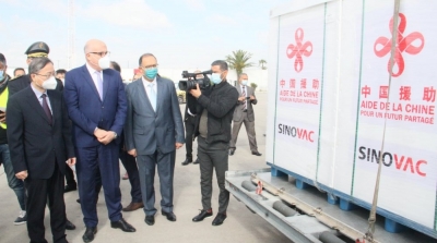 Un don chinois de 200.000 doses du vaccin Sinovac arrive en Tunisie