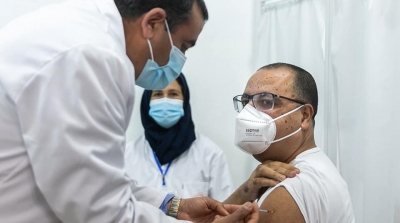 المشيشي يتلقى الجرعة الأولى لقاح فايزر